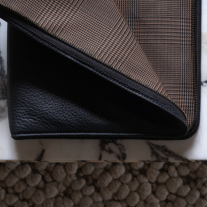 The iPad Cover: Surplus leather - Black - One size