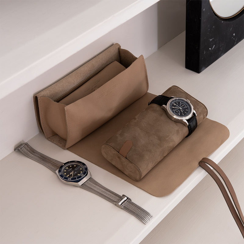 The Watchbox: Watch-on-the-go-roll with pillow - Light brown